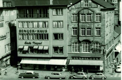 Das Schuhhaus Bletzinger in den /0er Jahren: Damals konnte am Marktplatz noch geparkt werden Foto: Schneewolf