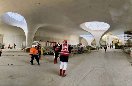 Die Bahnsteighalle von Stuttgart 21 nimmt langsam Formen an  – 25 Jahre nachdem der Realisierungswettbewerb entschieden wurde. Foto: StN