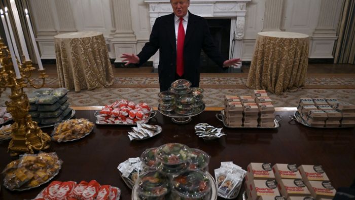 US-Präsident spendiert Football-Team Burger