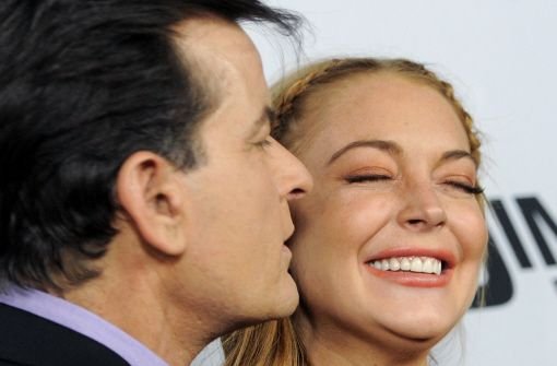 Was tut man nicht alles für die Publicity: Lindsay Lohan bekommt am Donnerstagabend bei der Premiere von Scary Movie 5 ... Foto: dpa/AP
