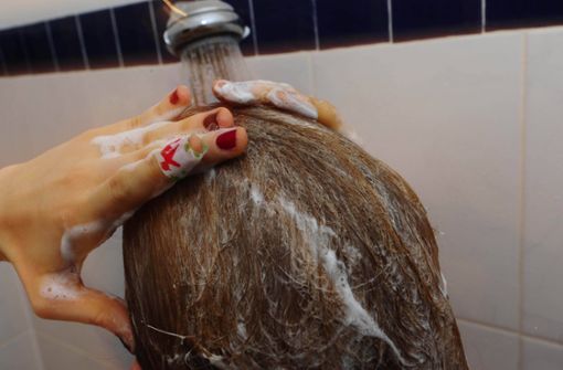 Duftstoffe im Shampoo könnten allergische Reaktionen auslösen (Symbolbild). Foto: /Elmar Gubisch