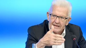 Winfried Kretschmann kritisiert die vollen Stadien bei der EM 2021. Foto: dpa/Bernd Weissbrod