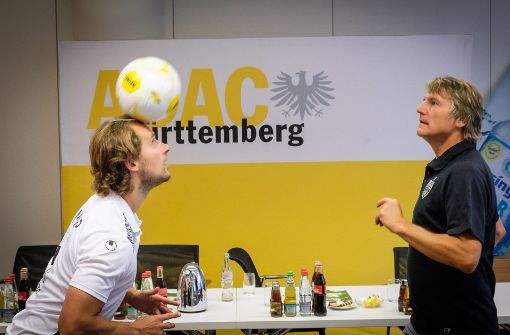 Ex-VfB-Profi Peter Reichert  sowie Kickers-Trainer      Tomas Kaczmarek Foto: Lichtgut/Achim Zweygarth