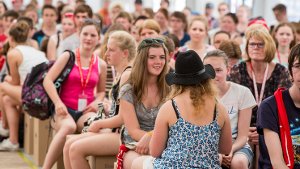 Beim Creed-Dating am Donnerstag konnten sich junge Gläubige über Glaubensfragen austauschen. Foto: www.7aktuell.de | Simon Adomat