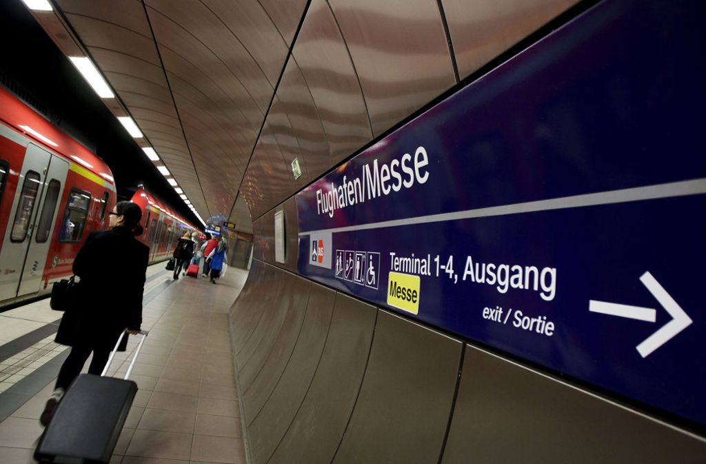 Die S-Bahn fährt, aber     eine ICE-Anbindung an den Flughafen sieht die Bahn nicht mehr vor. Foto: Lichtgut/Leif Piechowski
