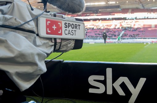 Von der Saison 2017/18 an wird es fünf Montagsspiele geben. Aus den Übertragungsrechten der Bundesliga erhofft sich der DFL Milliardeneinnahmen. (Symbolfoto) Foto: dpa