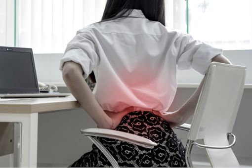 Bewegungsmangel kann u.a. zu Rückenschmerzen führen.