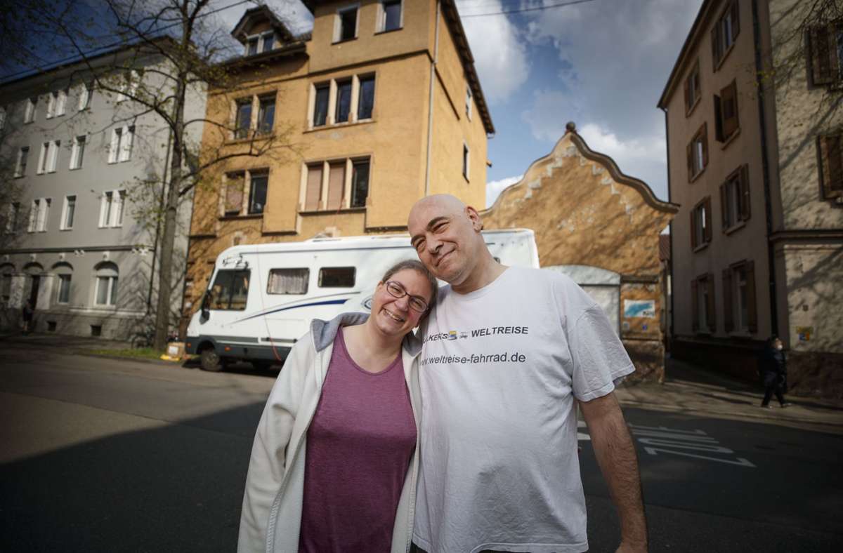 Volker und Leilah Heimes freuen sich auf den Umzug in ihr   Wohnmobil „Nibi“.