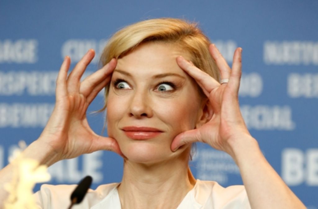 Spielt die böse Stiefmutter im Film Cinderella, der am Freitag auf der Berlinale vorgestellt wurde: Cate Blanchett. Für die Rolle des Aschenputtels hätte sie sich liften lassen müssen, scherzte die Oscar-Preisträgerin.