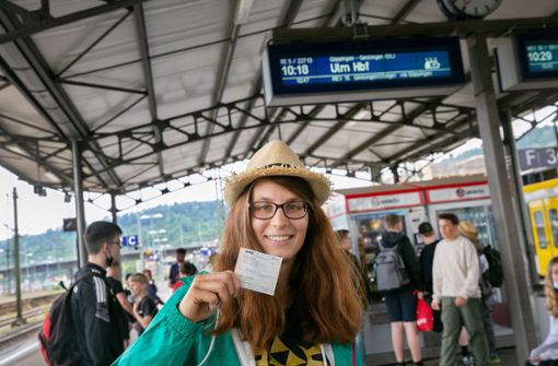 Mit neun Euro durchs Land: Ticketbesitzerin in Stuttgart Foto: Ines Rudel/Ines Rudel