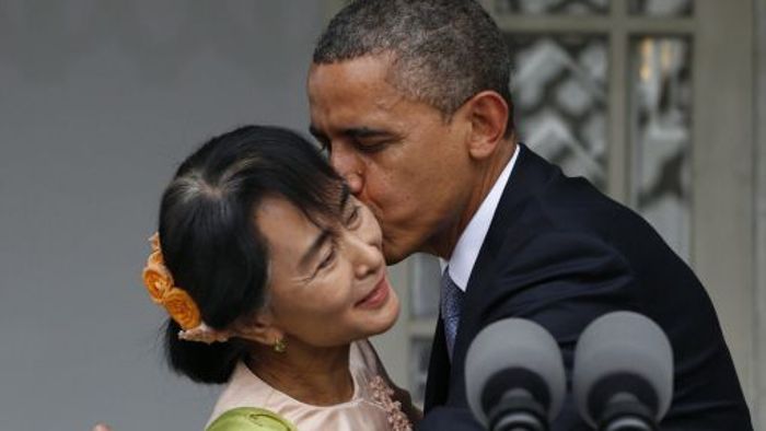 Barack Obama schmust in Rangun