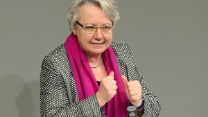 Bundesbildungsministerin Annette Schavan (CDU) will vor Gericht um ihren Doktortitel kämpfen. Foto: dpa