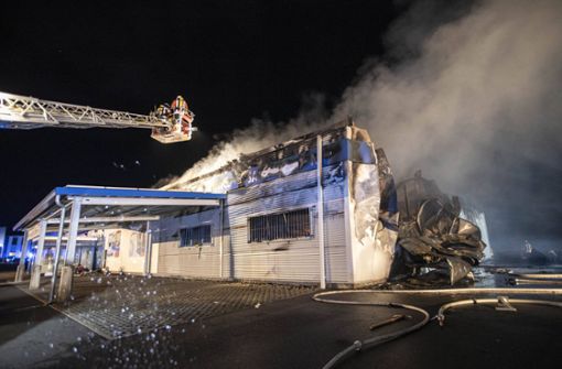 In einem Elektrofachmarkt in Külsheim hat es in der Nacht zum Dienstag gebrannt. Foto: 7aktuell.de/Simon Adomat