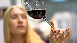 Rund 160 regionale Weine können bei der Weinlaube verkostet werden. Foto: dpa
