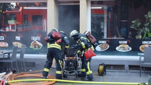 Brand in Dönerimbiss – Feuerwehr rückt aus