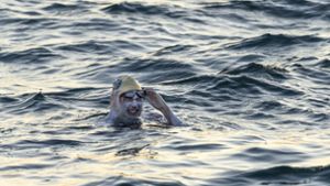 Amerikanerin durchschwimmt vier Mal ohne Pause den Ärmelkanal
