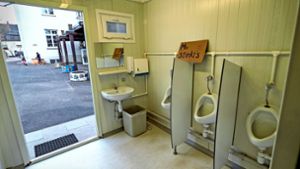Die Toiletten der Schubartschule in Eglosheim müssen dringend saniert werden, das forderten die Eltern auch in der Gemeinderatssitzung ein. Foto: factum/Andreas Weise