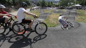 Der Pumptrack in Gerlingen ist ein beliebter Anziehungspunkt für junge und jung gebliebene Biker. Foto: factum//Simon Granville