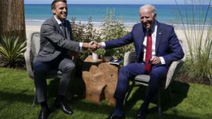 Emmanuel Macron (links) und Joe Biden wollen sich im Oktober treffen. Foto: dpa/Patrick Semansky