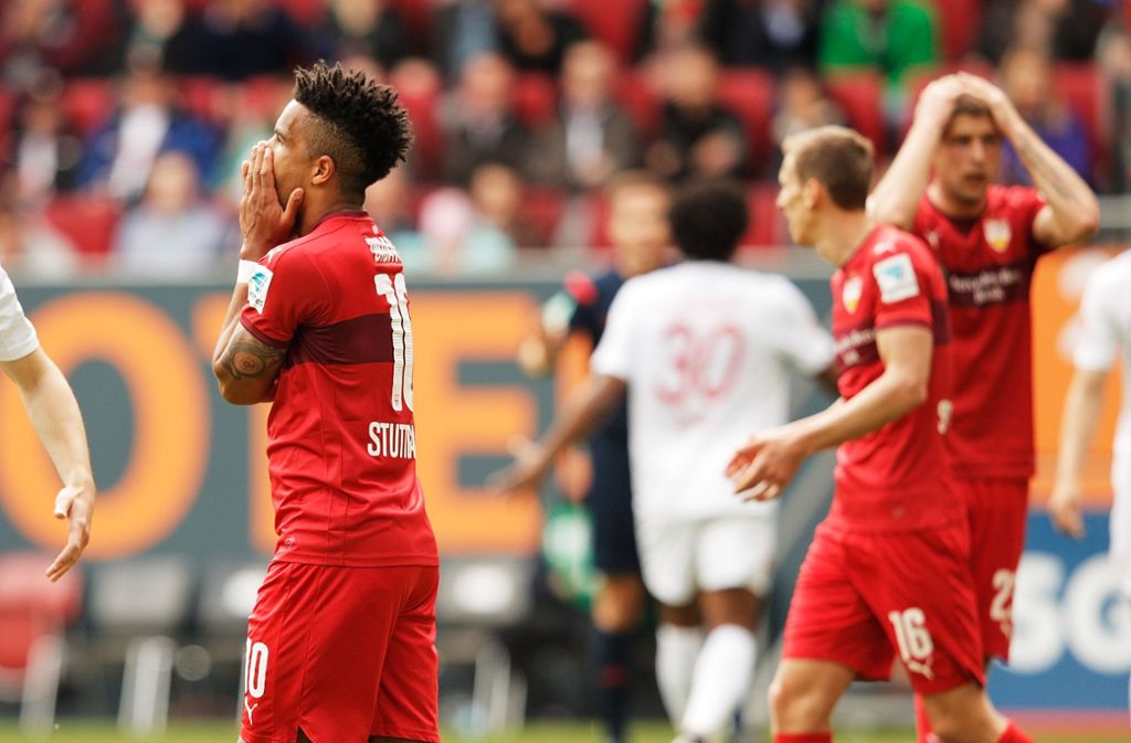 Bei Spielen in Augsburg hat man schon viele entsetzte VfB-Gesichter gesehen. Foto: Getty