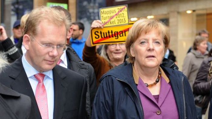 Ungemütlicher Empfang für Angela Merkel in Stuttgart