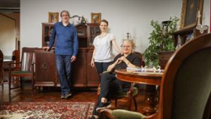 Oliver, Ninja-Nadine und Christina Kage (von links)  in einem der 65 Räume Foto: Gottfried Stoppel