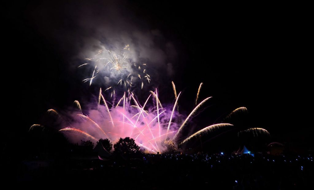 Am zweiten Tag des Feuerwerks-Festival im Scharnhauser Park in Ostfildern gab es für die Zuschauer eine Show aus Portugal zu sehen.