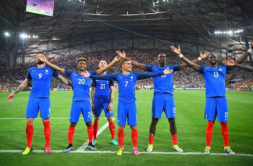 Frankreich macht auf Island bei der Fußball-EM. Und das Netz diskutiert.  Foto: AFP