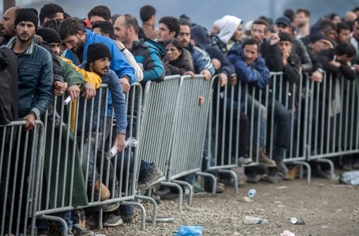Die Flüchtlingszahl ist nach der Sperrung der Balkanroute drastisch gesunken. (Archivfoto) Foto: dpa