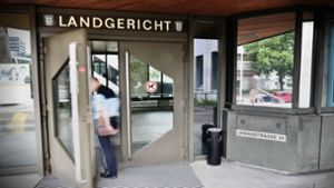 Am Landgericht Stuttgart fliegen Handschellen