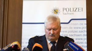 Der Chemnitzer Polizeipräsident Uwe Reißmann sagte am Samstag, bei drei Flüchtlingen sei der Einsatz von „einfachem unmittelbaren Zwang“ notwendig gewesen. Foto: dpa