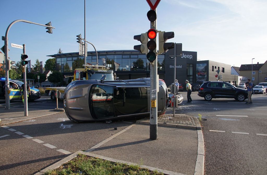 Eine 55-Jährige bog an einer Kreuzung in Ludwigsburg unerlaubt ab.