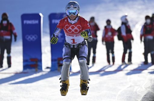 Ester Ledecka ist auf einem Brett genauso geschickt wie auf Ski. Hier feiert sie ihren Sieg im Parallel-Riesenslalom auf dem Snowboard. Foto: imago/Roman Vondrous