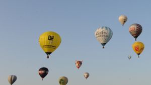 Rund 30 Ballone am Himmel über Stuttgart