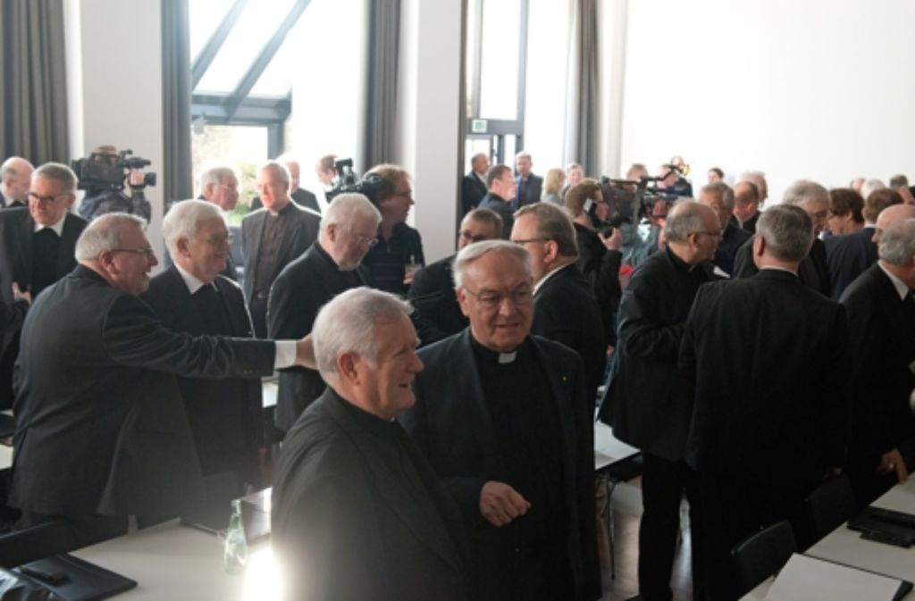 Mehr als 60 Bischöfe und Weihbischöfe versammelten sich am Montag in Münster, um aus ihrer Mitte einen neuen Vorsitzenden zu bestimmen. Foto: dpa