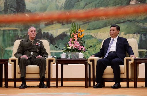 China Präsident Xi Jinping (rechts) hat am Donnerstag in Peking den amerikanischen Generalstabschef Joseph Dunford empfangen. Foto: AP