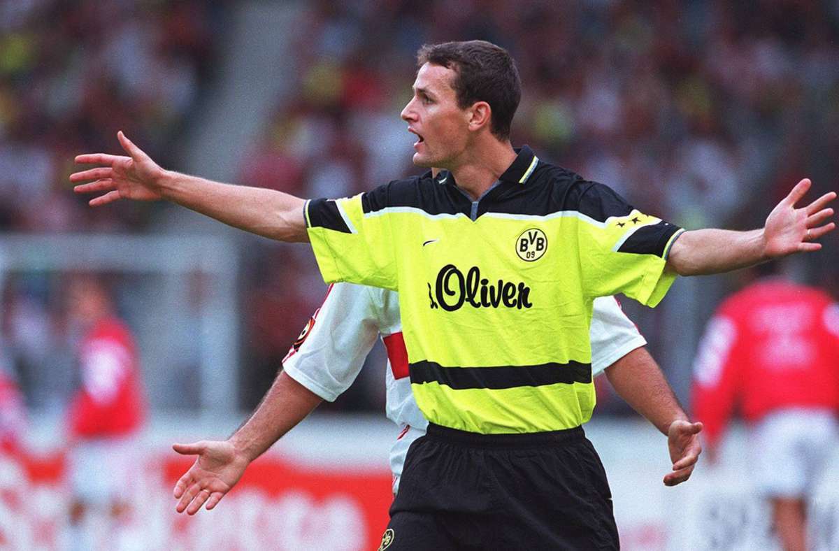 Schon 1995 gab es streikende Fußballprofis: Heiko Herrlich, zuletzt Trainer vom FC Augsburg, wollte als Spieler damals unbedingt zu Borussia Dortmund wechseln, aber Borussia Mönchengladbach ließ ihn nicht ziehen. Herrlich schwänzte daraufhin  das Training und erzwang so seinen Wechsel.