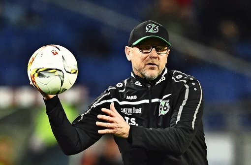 Brachte Hannover 96 bisher keinen Erfolg: Trainer Thomas Schaaf Foto: Getty