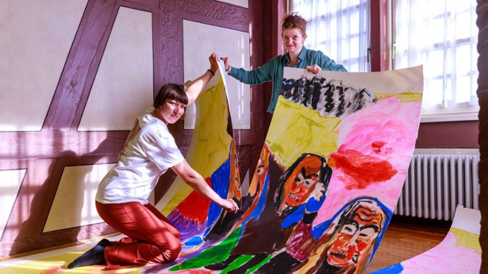 Malerinnen zerstören bei Kunstaktion ihr eigenes XXL-Bild