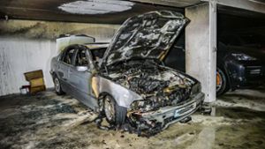 BMW fängt Feuer in der Tiefgarage