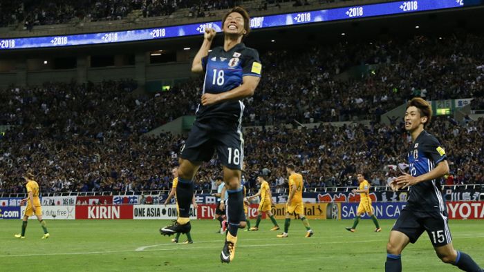 Takuma Asano vom VfB Stuttgart trifft für Japan