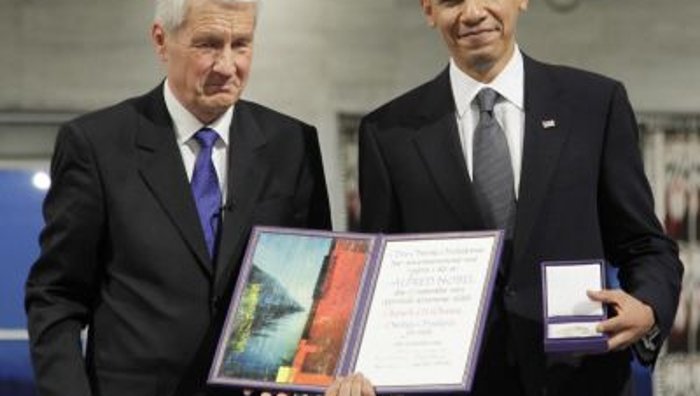 Obama nimmt Friedensnobelpreis entgegen