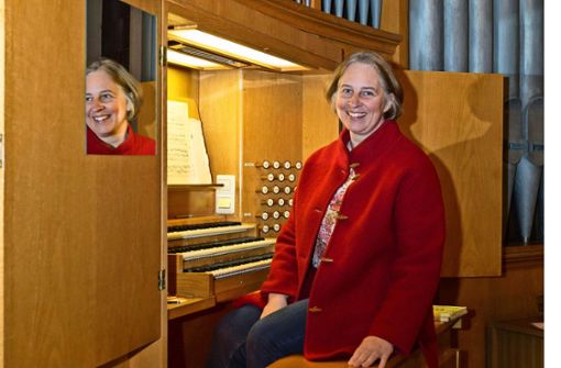 Kirchenmusikerin Andrea Kulin spielt mit Begeisterung Orgel, allerdings nicht mehr lange in Kornwestheim. Foto: Archiv/Mateja Fotografie