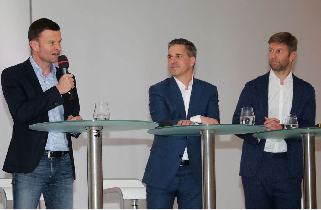 Die drei VfB-Vorstände Jochen Röttgermann (Marketing), Thomas Hitzlsperger (Sport) und Stefan Heim (Finanzen) standen Rede und Antwort.