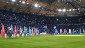 Schalke 04 und Hamburger SV gedenken Hochwasseropfern