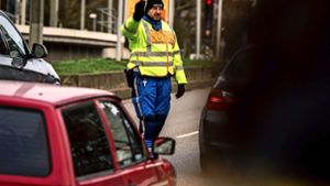 Verkehrssünder im Visier: Eine Polizeikontrolle in der Heilbronner Straße in Stuttgart-Nord. Foto: Lichtgut/Max Kovalenko