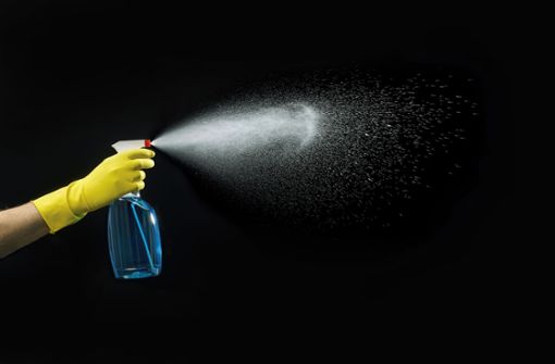 Desinfektionsmittel sind im Haushalt meistens unnötig. Gründlich putzen genügt. Foto: akf-stock.adobe.com