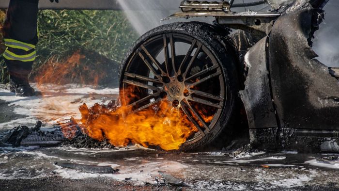 Porsche geht in Flammen auf – immenser Schaden