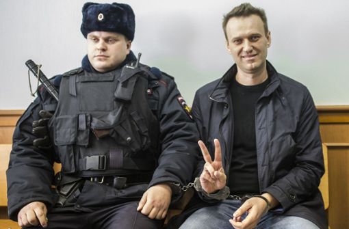 Dieses Archivbild zeigt Alexej Nawalny bei einer Gerichtsverhandlung 2017. Foto: dpa/Evgeny Feldman
