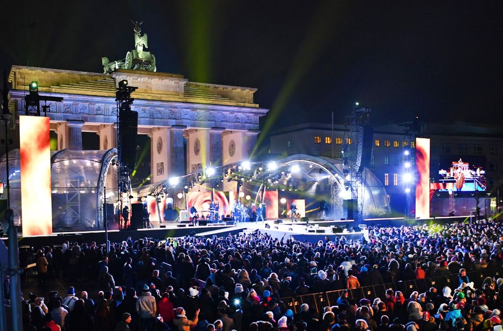 Silvester in Berlin: Party am Brandenburger Tor startet ...